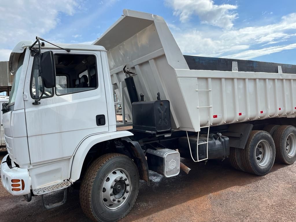 CAMINHÃO BASCULANTE MERCEDES-BENZ 2423 6X4 - Imagem 5