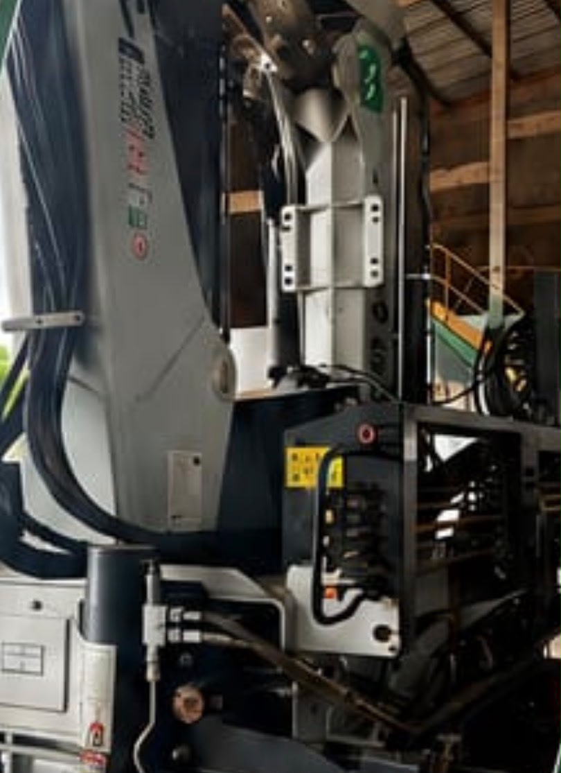 Ford Cargo 2423 com Munck TKA 48.700 Ano 2023 – Pronto para Trabalhar. - Imagem 3