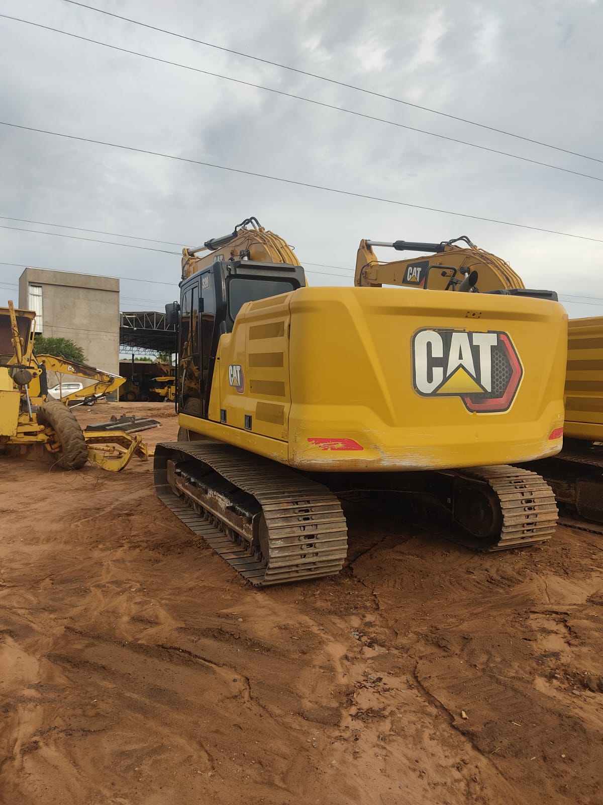 ESCAVADEIRAS CATERPILLAR 320 ANO 2021 - Imagem 4