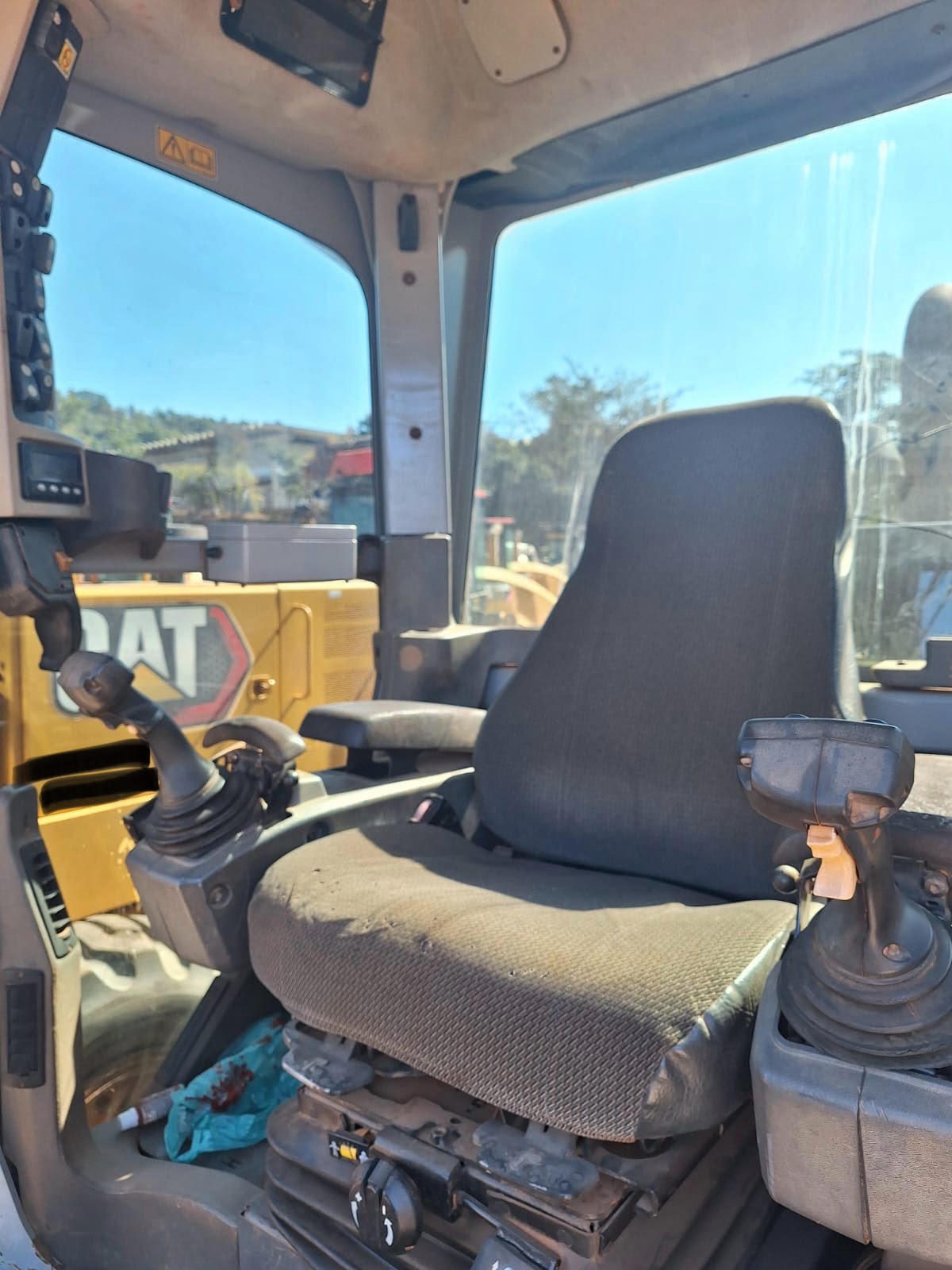 MOTONIVELADORA CAT 140M - Imagem 4