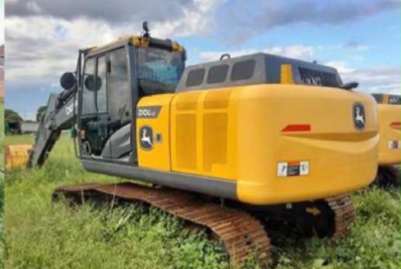 ESCAVADEIRA JOHN DEERE 210GLC – OPORTUNIDADE! - Imagem 3
