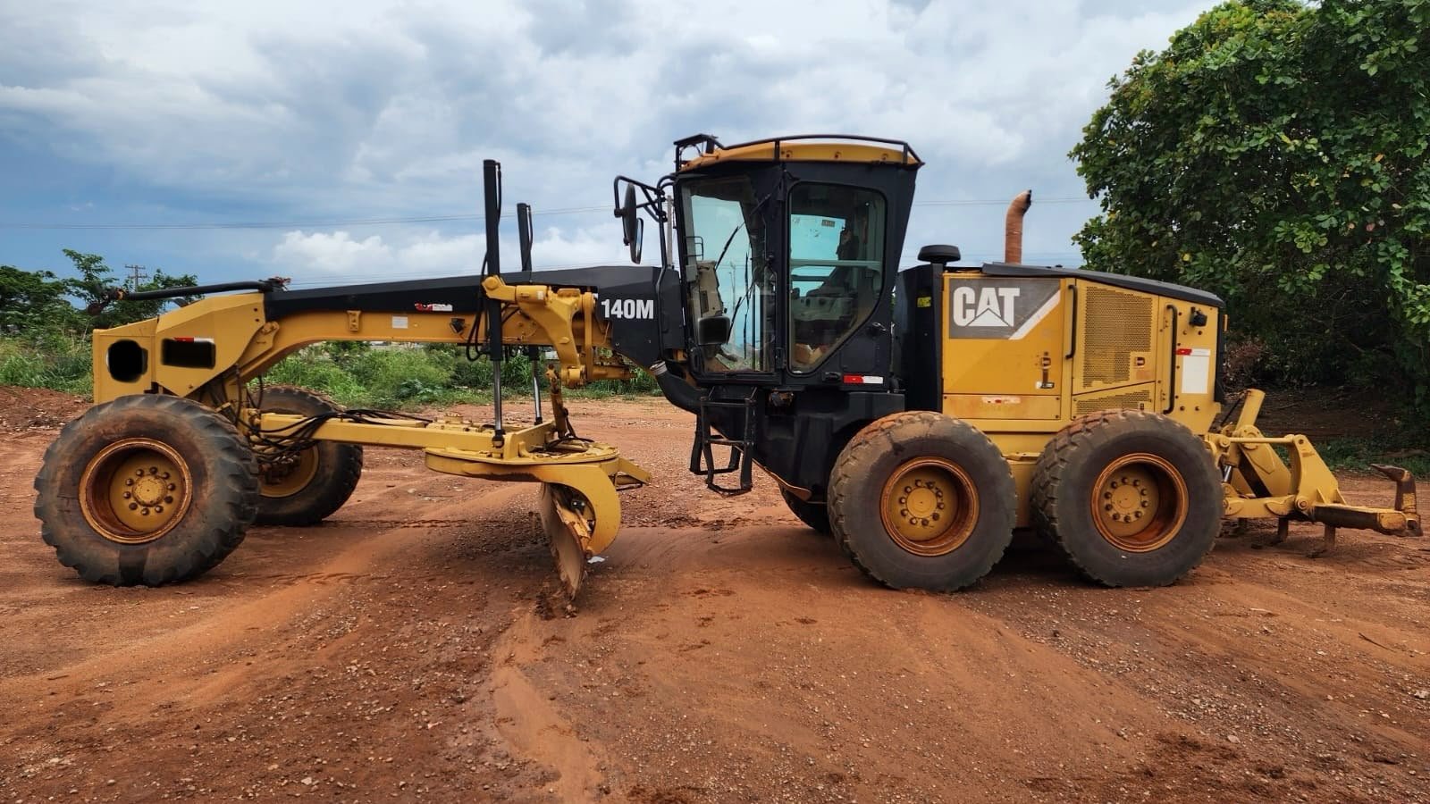 MOTONIVELADORA CATERPILLAR 140M – ANO 2012 - Imagem 7