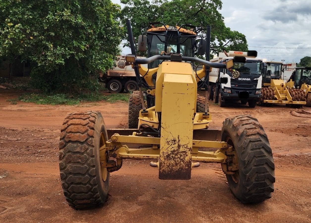 MOTONIVELADORA CATERPILLAR 140M – ANO 2012 - Imagem 6
