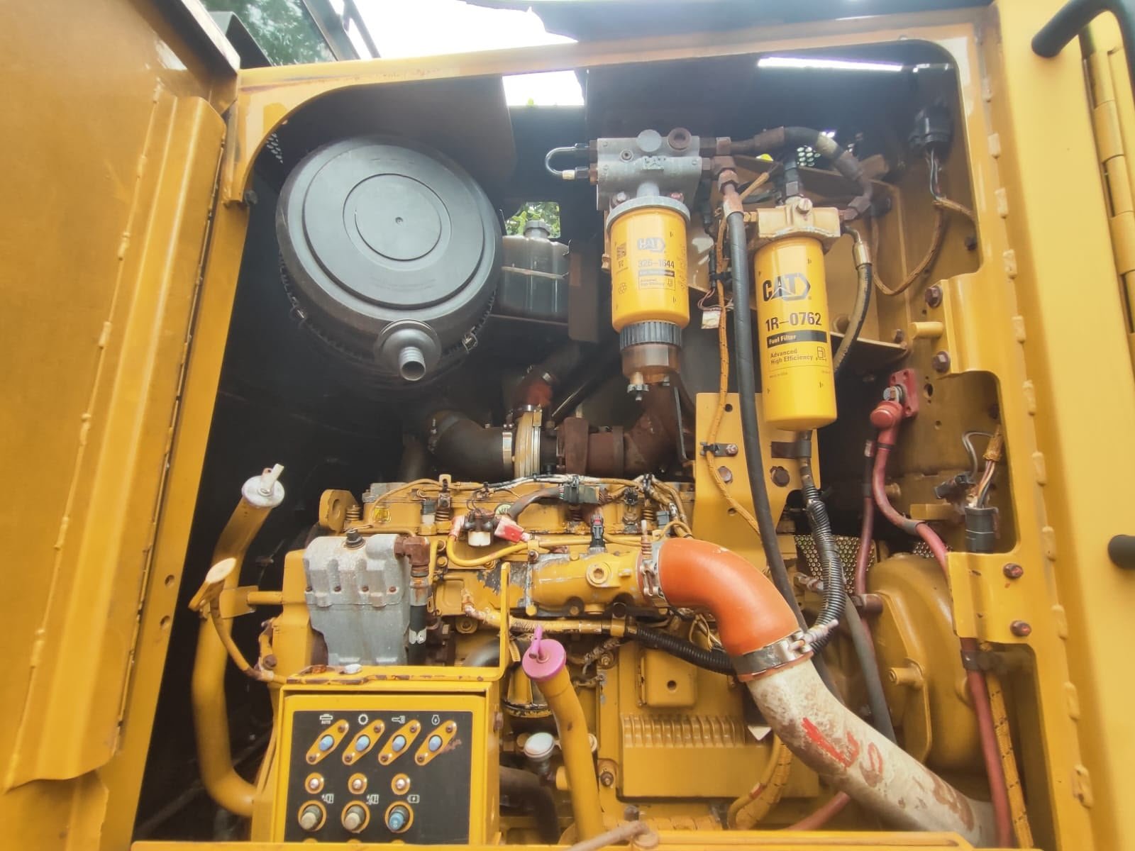 MOTONIVELADORA CATERPILLAR 140M – ANO 2012 - Imagem 5