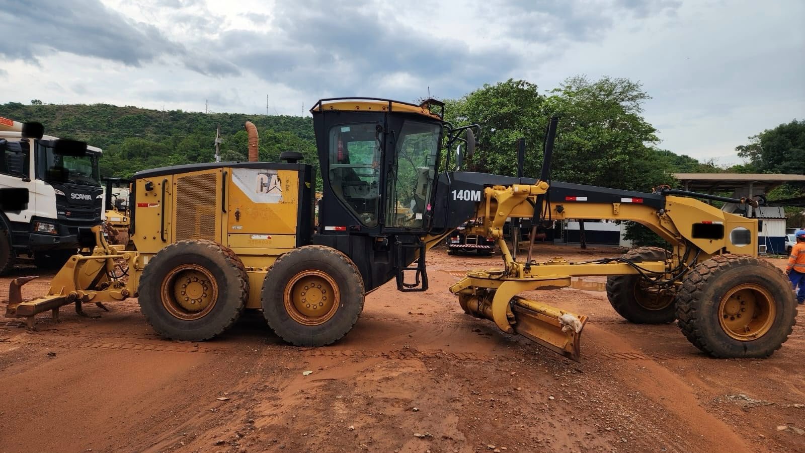 MOTONIVELADORA CATERPILLAR 140M – ANO 2012 - Imagem 3