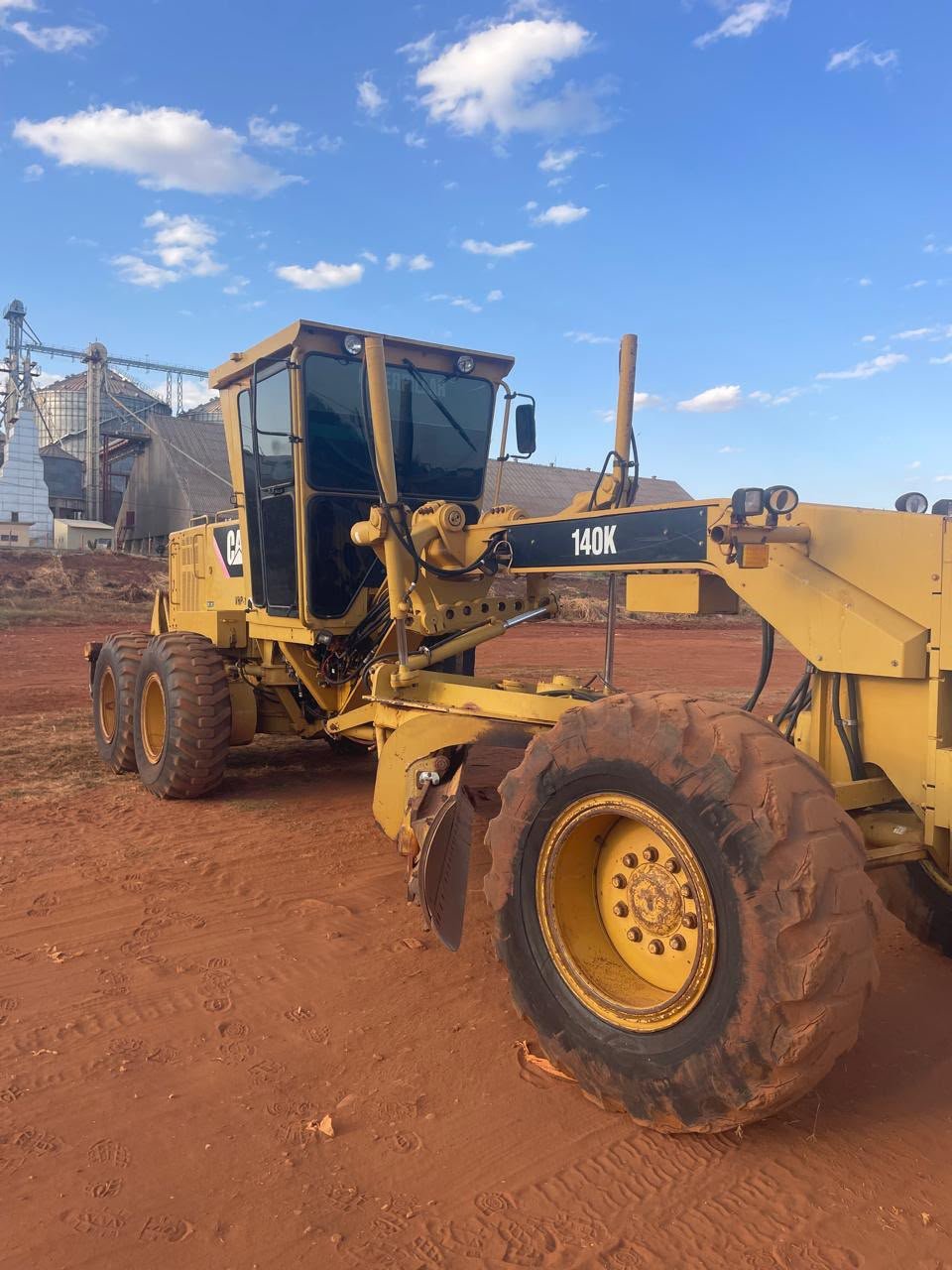 MOTONIVELADORA CATERPILLAR 140K - Imagem 5