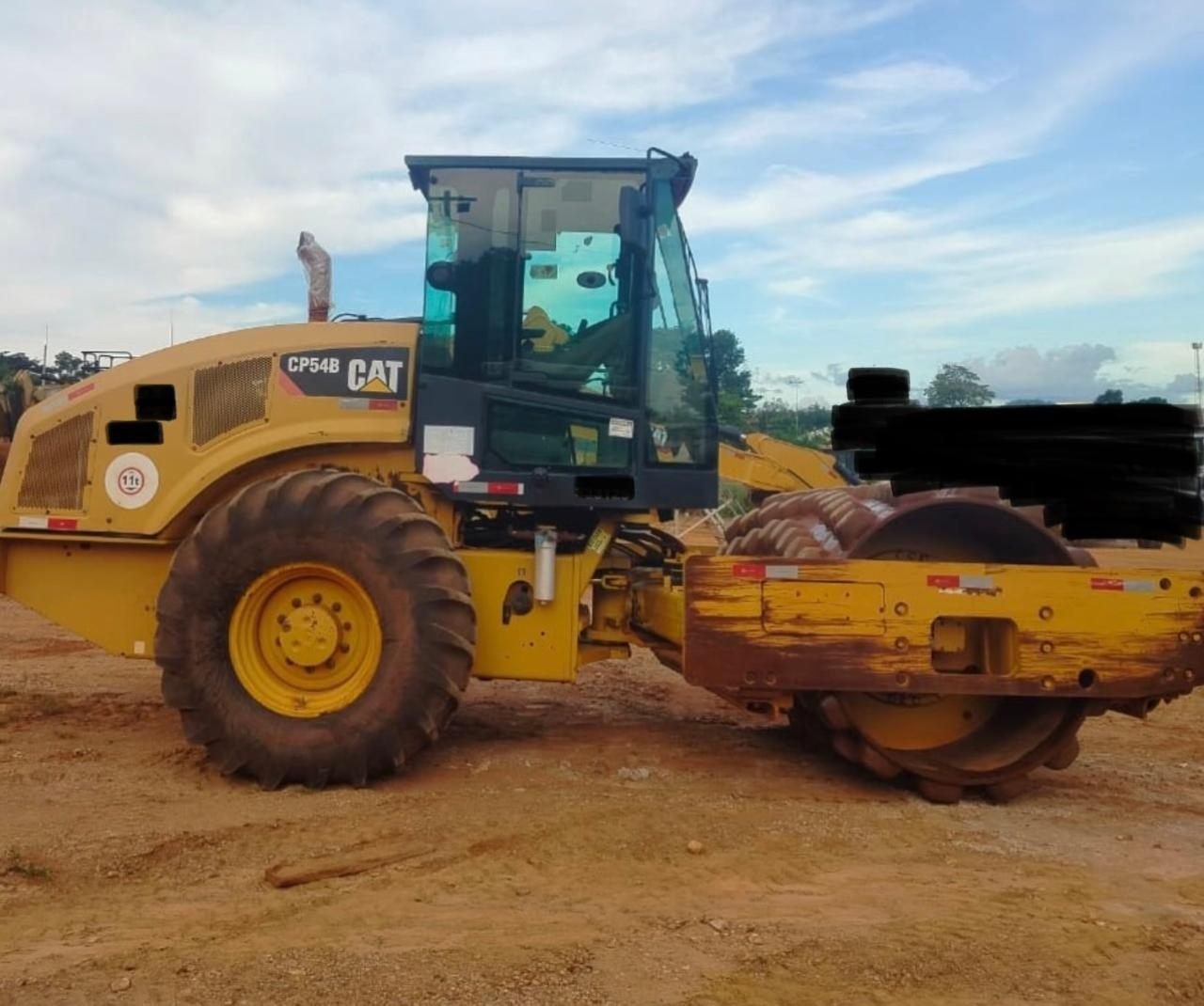 ROLO COMPACTADOR CATERPILLAR CP54B - Imagem 4