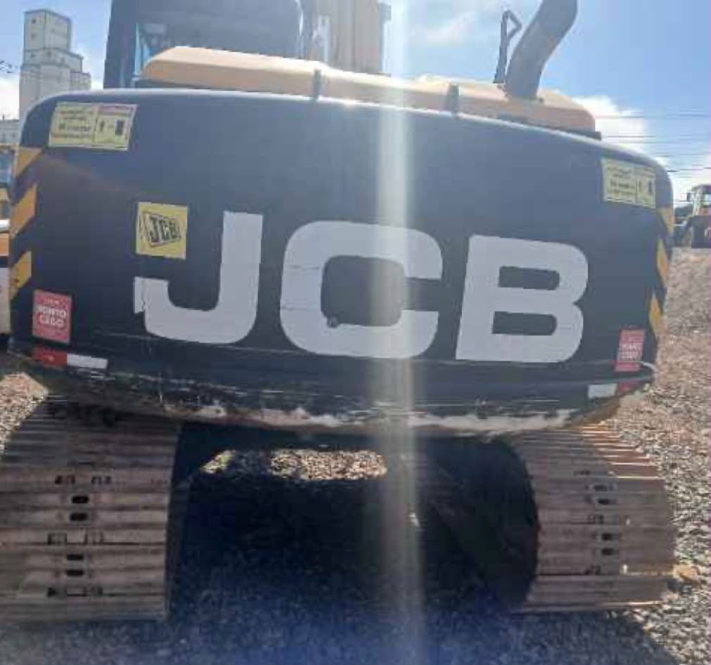 ESCAVADEIRA HIDRÁULICA JCB JS130 - Imagem 5